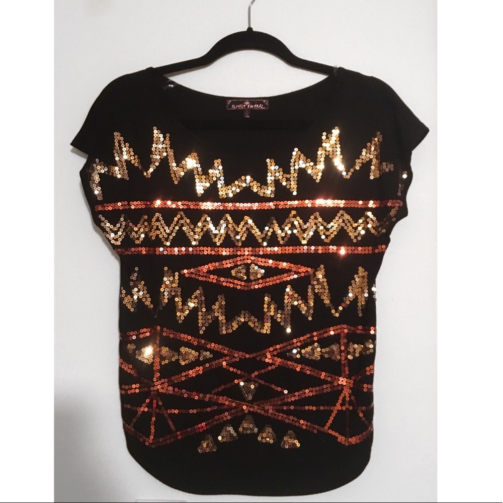 Buckle sequin tshirt